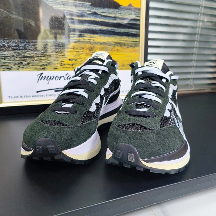 ナイキ ユニセックス ブラック サカイワッフル -   - nik173x