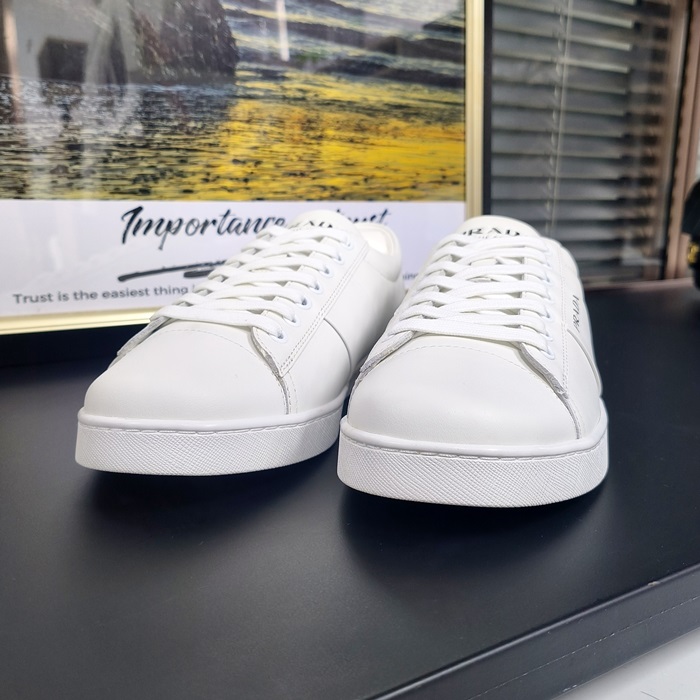 プラダ メンズ ホワイト スニーカー - White  - pr520x