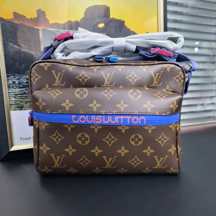   Messanger25cm,M43843,LOUB2424 - ルイヴィトンメンズレザーメッセンジャーバッグ,25cm,ブラウン