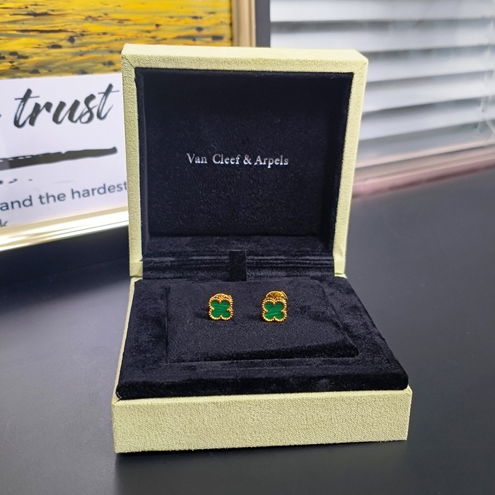 Van Cleef & Arpels  Earring - ヴァンクリーフ＆アーペル レディース ヴィンテージ アルハンブラ イヤリング ACC0101.(グリーン)