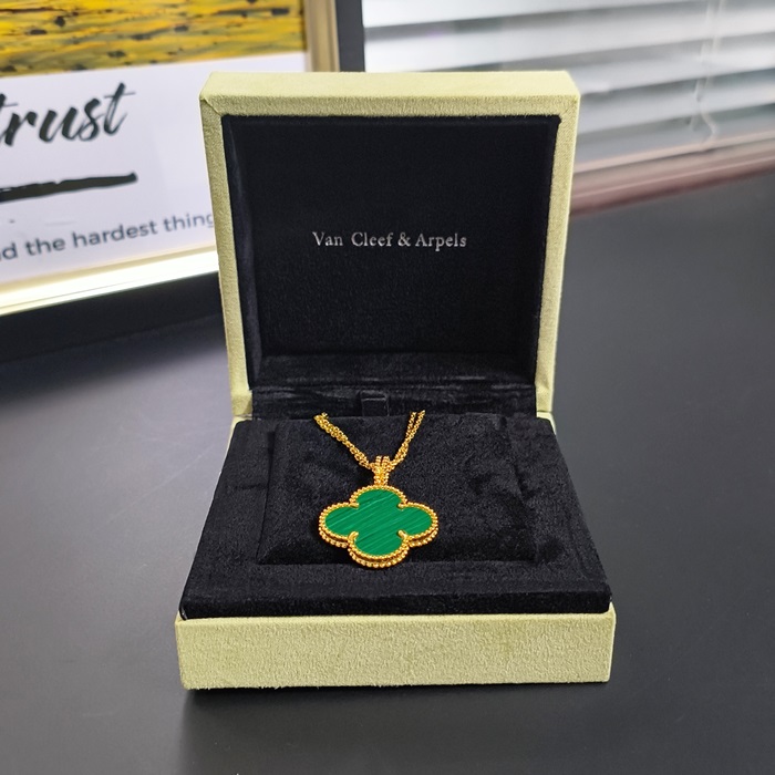 Van Cleef & Arpels  - ヴァンクリーフ＆アーペル レディース ヴィンテージ アルハンブラ ネックレス, ACC0030.(レッド,ブラック,ホワイト,グリーン)