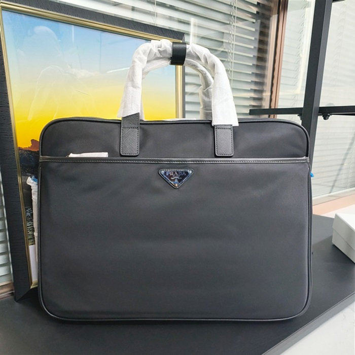 プラダ メンズ ブラック ブリーフケース&バックパック 40cm - - pr135x
