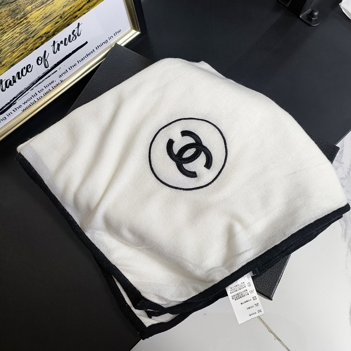 シャネルレディース ホワイト マフラー -  White Muffler - ch568x