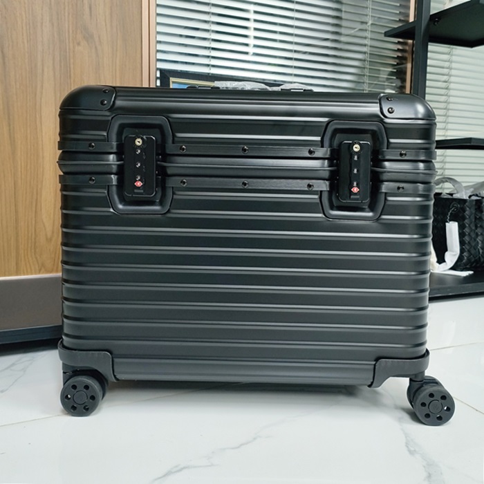 リモワ オリジナル パイロットキャリーバッグ - Original Pilot Carrier - ric99x