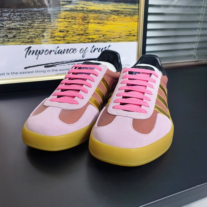 グッチ X アディダス ユニセックス ガゼル ベルベット ピンク/ゴールド/ブラック ロー タップ スニーカー  -  - gu1010x