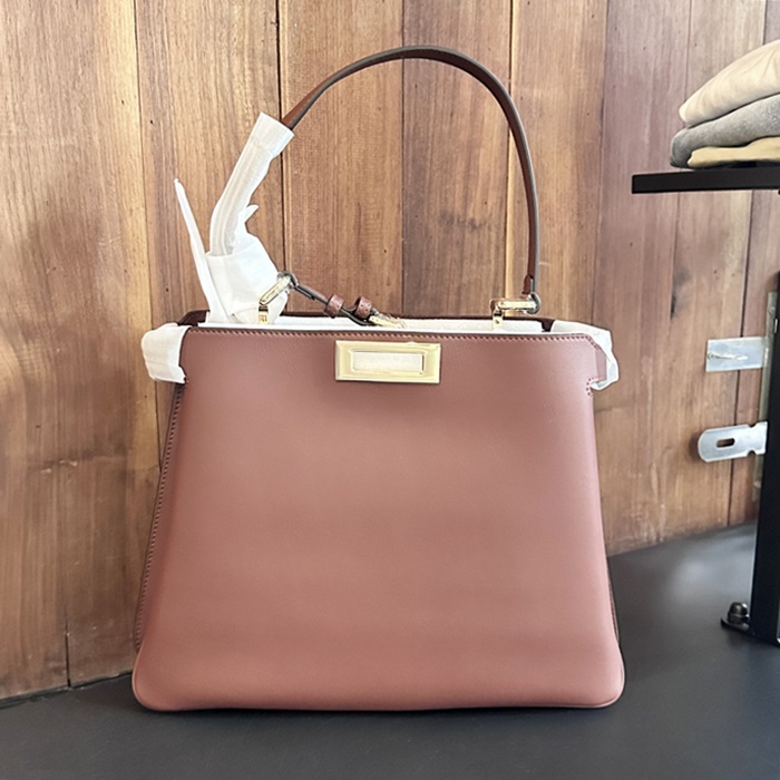 フェンディ レディース ピーカブーパック -  Peekaboo - feb3300x