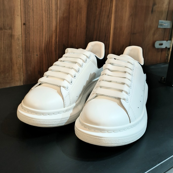 アレキサンダーマックイーン ユニセックス オーバーソール スニーカー - Alexander McQueenWhite  - aq18x