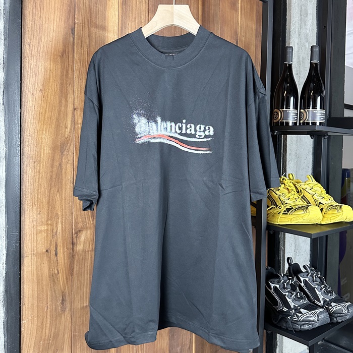 バレンシアガ メンズ ブラック 半袖Tシャツ -   - bac212x