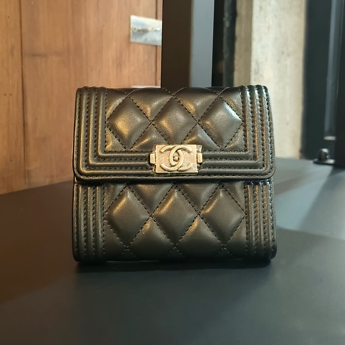 CHANEL Boy Lambskin Small wallet A84073 - シャネルラムスキン スモール ウォレット ボーイアンティークシルバー Cnl0040x.Size10cm.ブラック