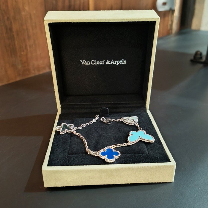 ヴァンクリーフ＆アーペル レディース ホワイト ゴールド ブレスレット -   Gold Bangle - acc2045x