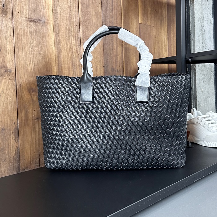 ボッテガヴェネタ レディース ブラック カバ -  Cabat - bvb259x