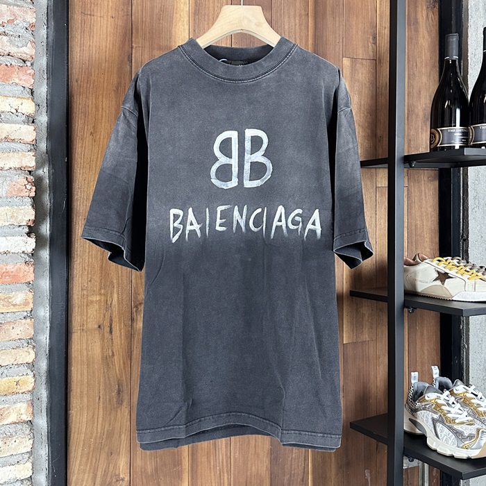 バレンシアガ メンズ ブラック クルーネック 半袖Tシャツ -  Short sleeved  - ba508x