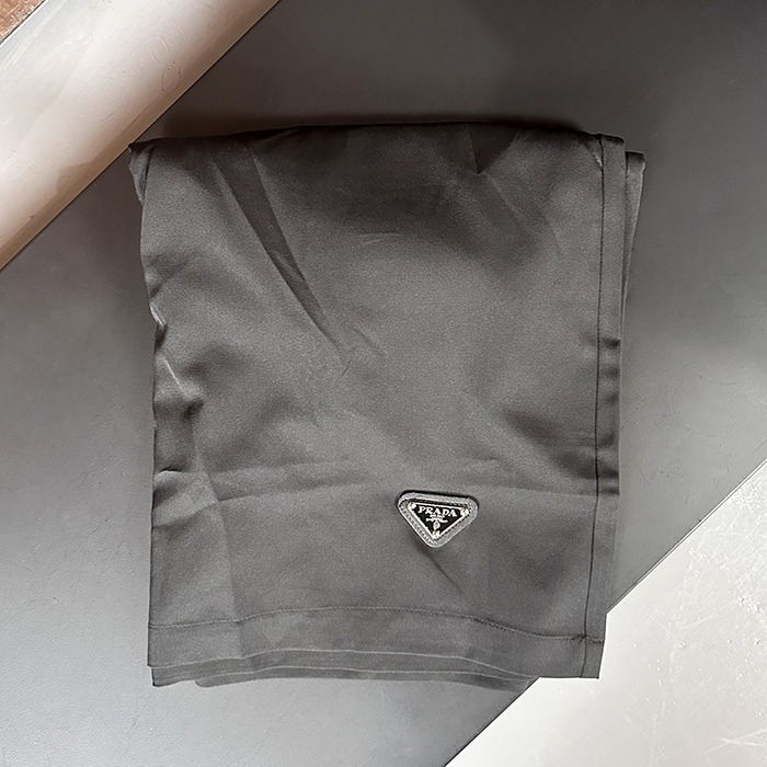 プラダ メンズ トライアングル ロゴ ショーツ -Shorts - prc7394x