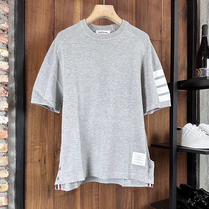 トムブラウン メンズ グレー 半袖Tシャツ - Gray  - thc53x