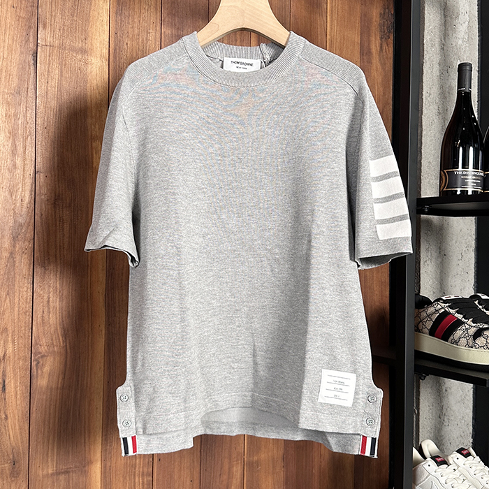 トムブラウン メンズ グレー 半袖Tシャツ - Gray  - thc53x