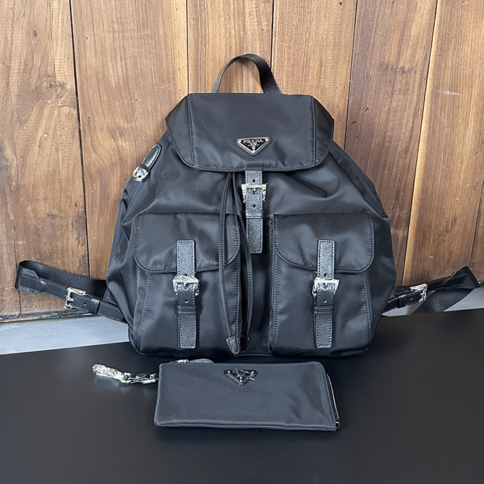 プラダ メンズ ブラック ミディアム バックパック -  - pr101x