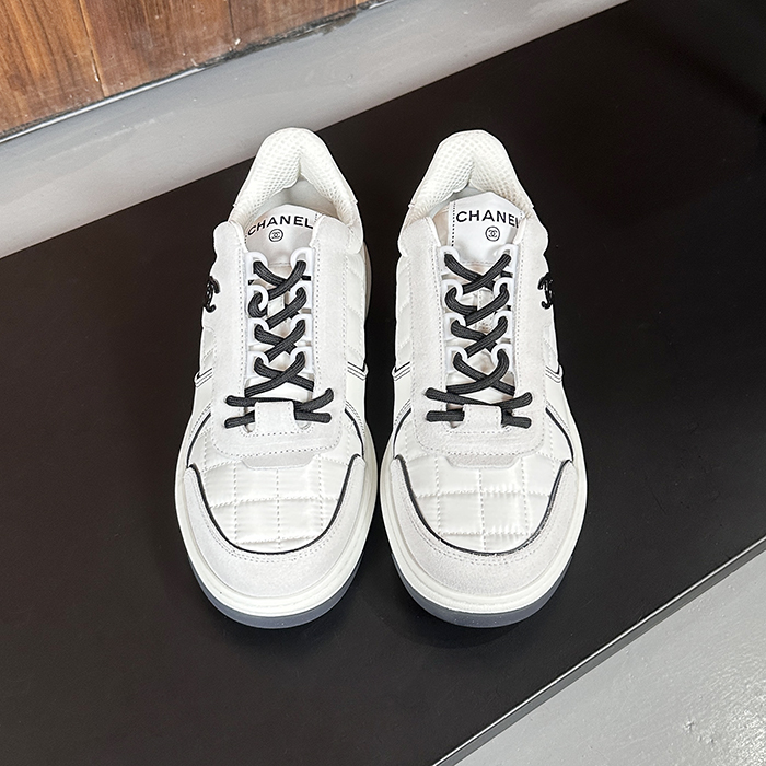 シャネルユニセックス ホワイト CC スニーカー - ChanelCC  - chc6046x