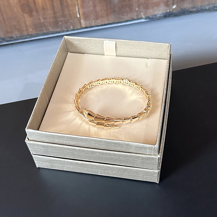 ブルガリレディース ゴールド ブレスレット - Bvlgari  Gold Bangle - acc2485x