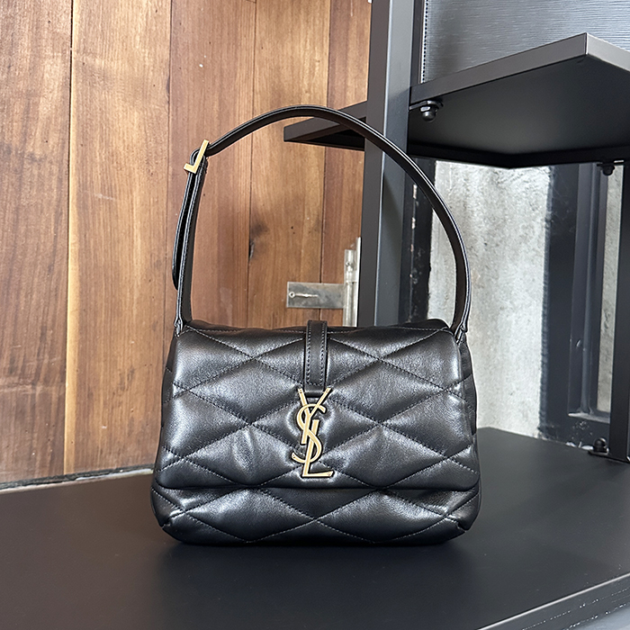 シャネルプチサック フラップバッグ ゴールドブラック ゴールド - Petit Sac Flap Bag- ch2659z