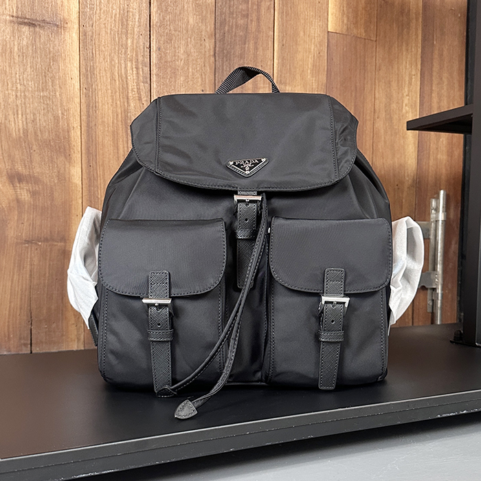 プラダ ミニマム リナイロン パウチ バックパック - dd519x