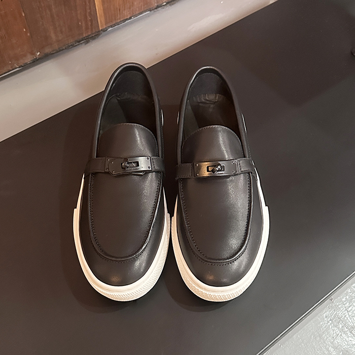 エルメス ユニセックス ブラックローファー - Loafer - he181x