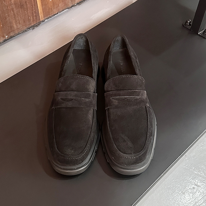 アレキサンダーマックイーン メンズ ヒドゥン ブラックローファー --alx0178x