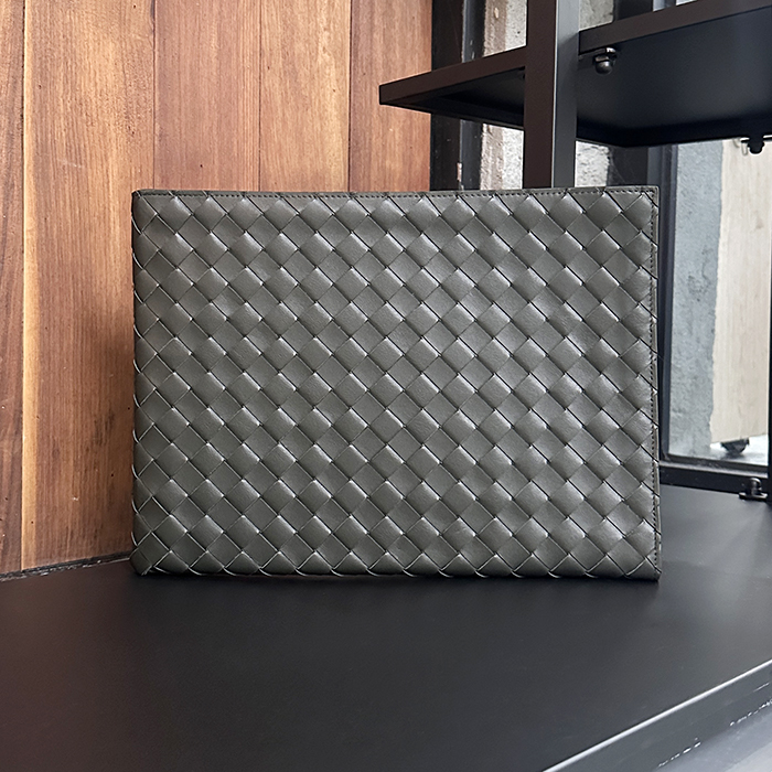 ボッテガヴェネタ メンズ ブラック クラッチバッグ - - bvb02x