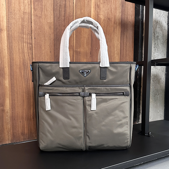 プラダ メンズ リナイロン サフィアーノ レザー トートバッグ 2VG860 - Re-Nylon Saffiano  - prb9223x