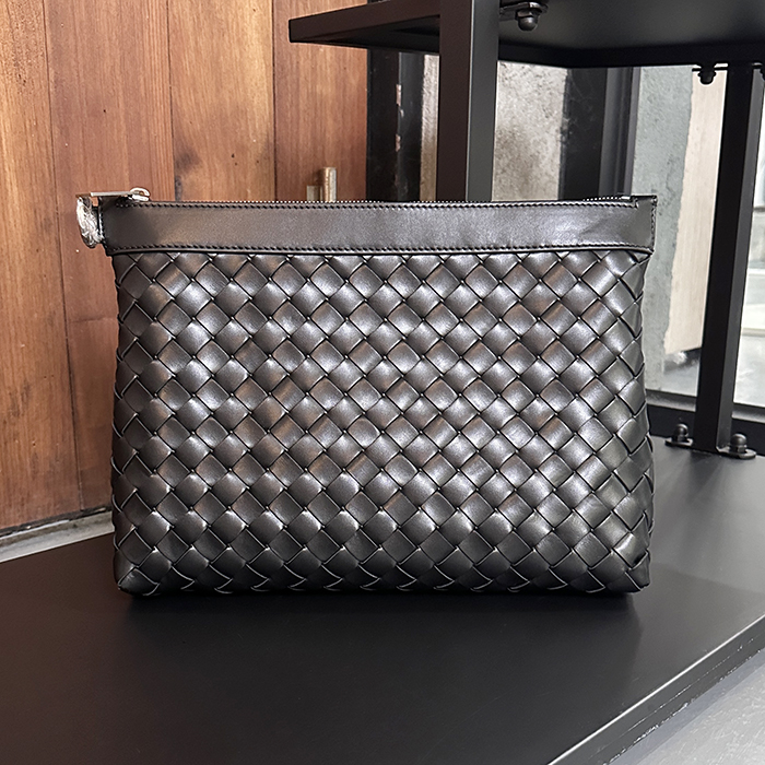 ボッテガヴェネタ メンズ ミディアム イントレッチアート プリズム パウチ -   Prism Pouch - bvb8106x
