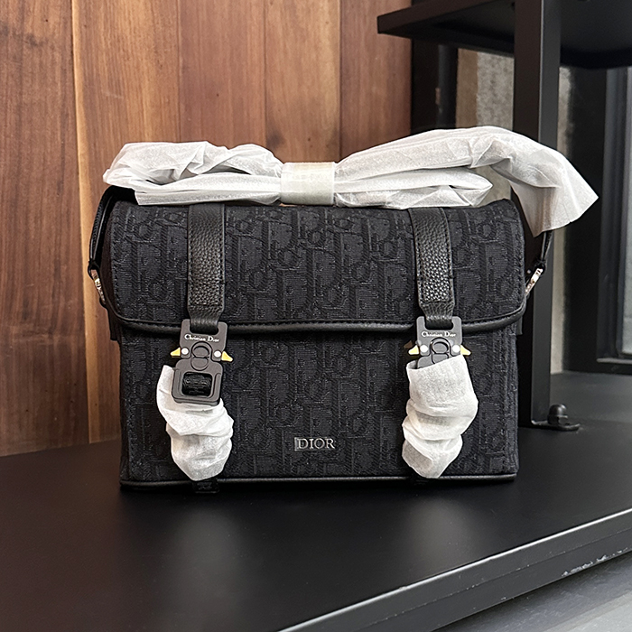 ディオール メンズ Hit the Road フラップ ストラップバッグ -  Hit the Road Flap Strap - dib7978x