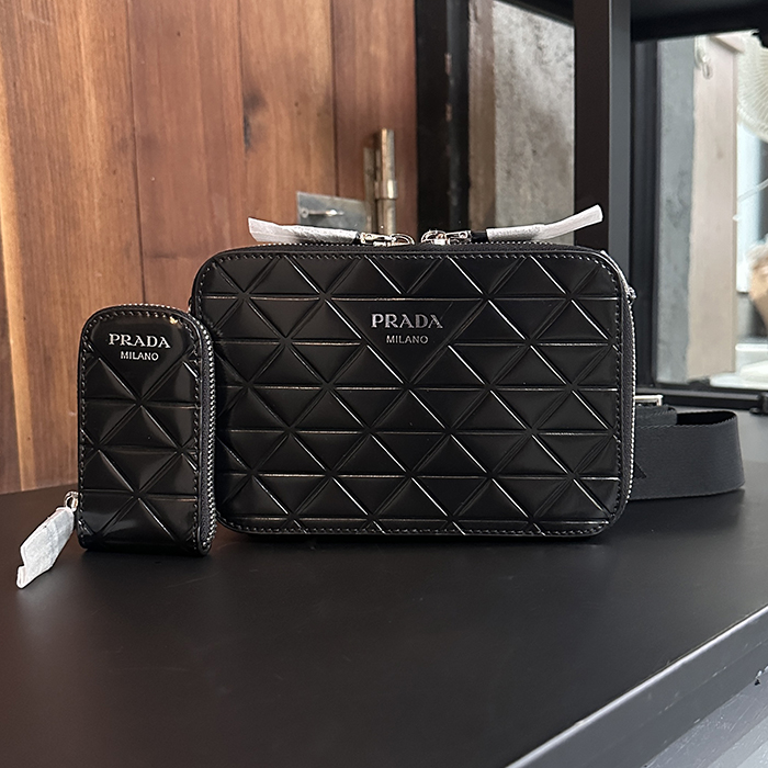 プラダ メンズ ブリック レザー バッグ 2VH070 - Brick  - prb8157x