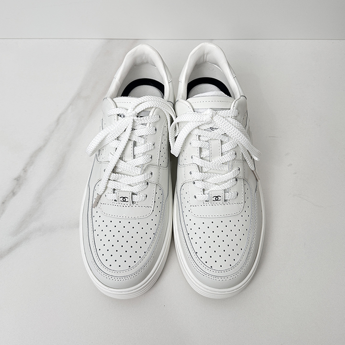 シャネルユニセックス カーフスキン ホワイト スニーカー  - ChanelWhite  - ch505x