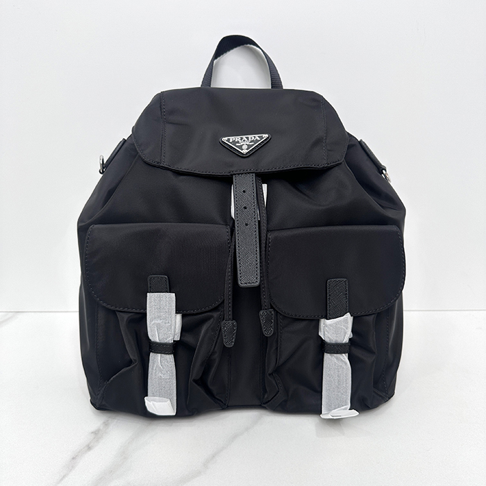 プラダ ユニセックス フラップ ポケットミディアム バックパック  - Prada - pr742x