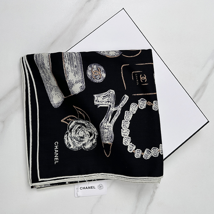 シャネルレディース ホワイト マフラー -  White Muffler - ch570x