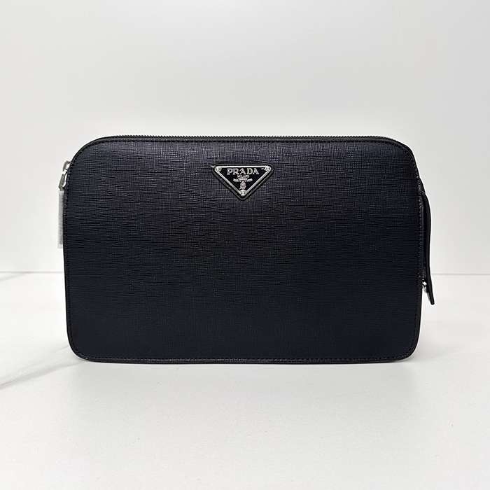 プラダ メンズ サフィアーノ レザー パウチ 2VF056 - Saffiano  Pouch - prb8919x