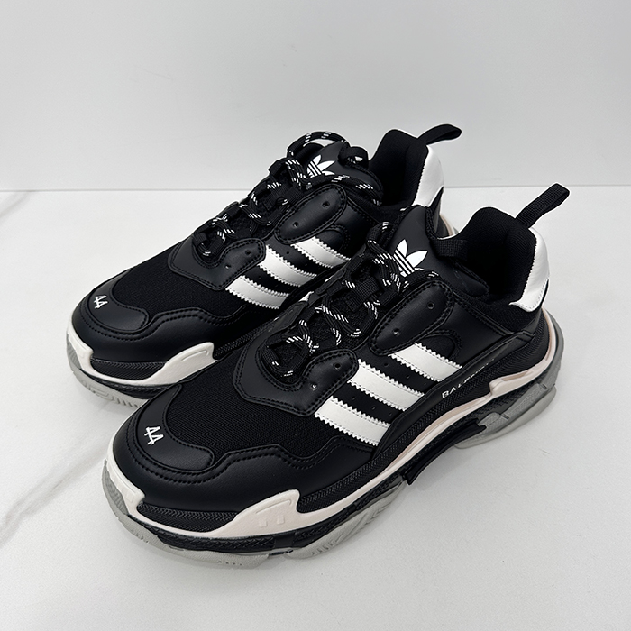 バレンシアガ X アディダス ユニセックス トリプル S ブラック スニーカー  -  - ba670x