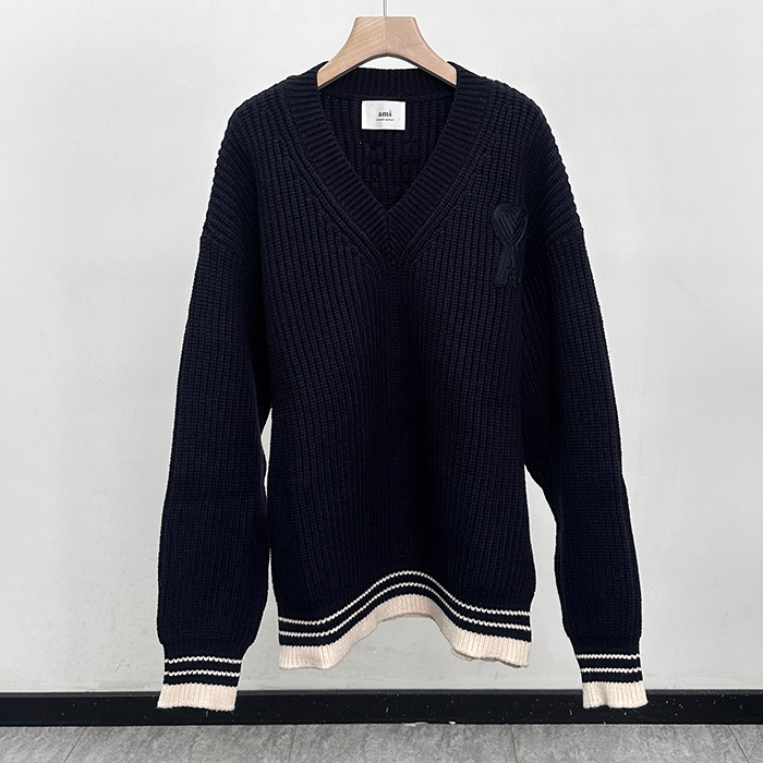 アーミーユニセックス Vネック ニットアウターウェア - Ami Knitwear - amc9752x