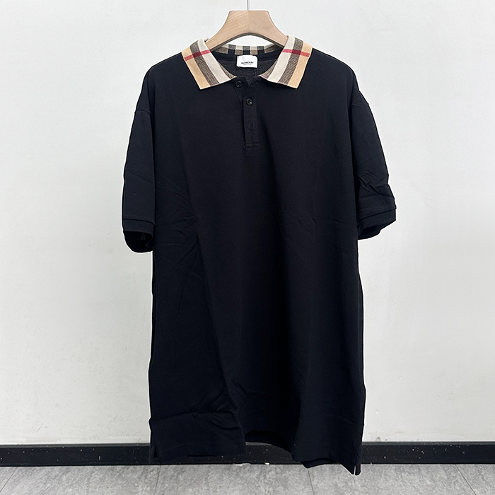 バーバリー メンズ ブラック クルーネック 半袖Tシャツ - Short bu220x