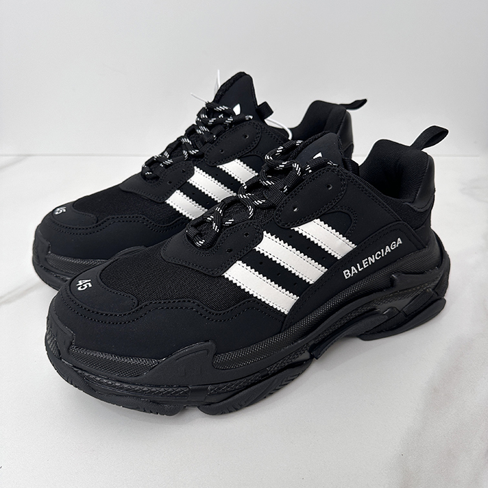 バレンシアガ X アディダス ユニセックス トリプル S ブラック スニーカー  -  - ba669x