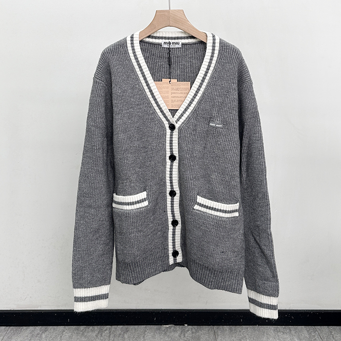 ミュウミュウ メンズ Vネック カーディガン -mic8754x