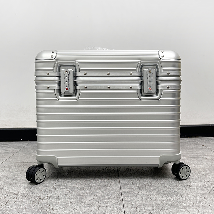 リモワ オリジナル パイロットキャリーバッグ - Original Pilot Carrier - ric98x